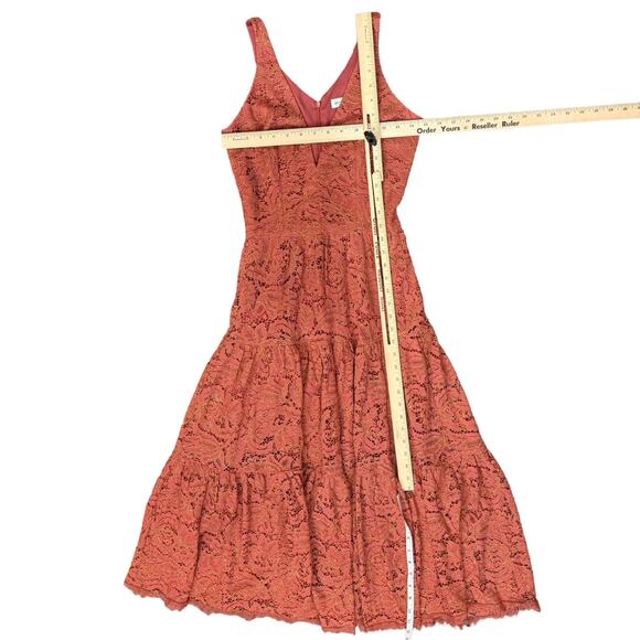 Dress the Population Burnt Orange Gold Lace Tiered V-Neck Midi Dress size S - Picture 12 of 15